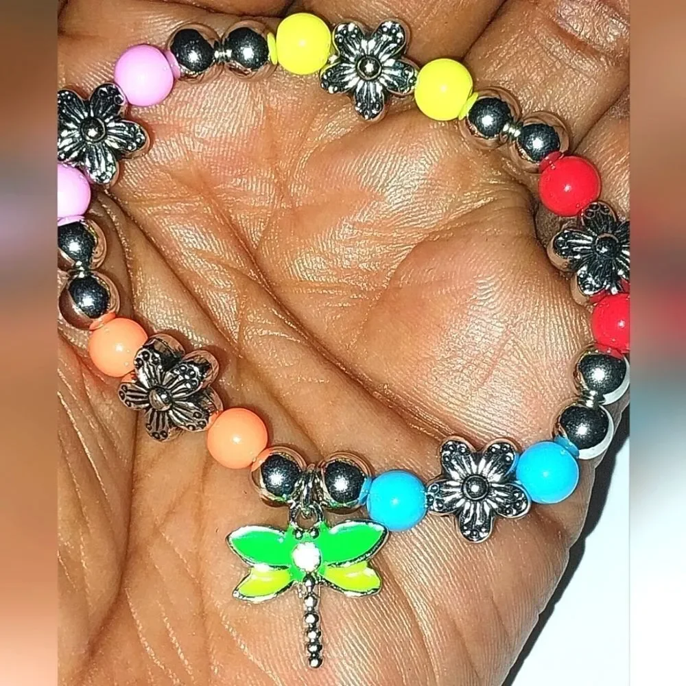 Super cute girls Dragonfly pendant bracelet - Picture 7 of 8